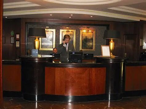 File:Reception, London Hilton on Park Lane.jpg - Wikimedia Commons